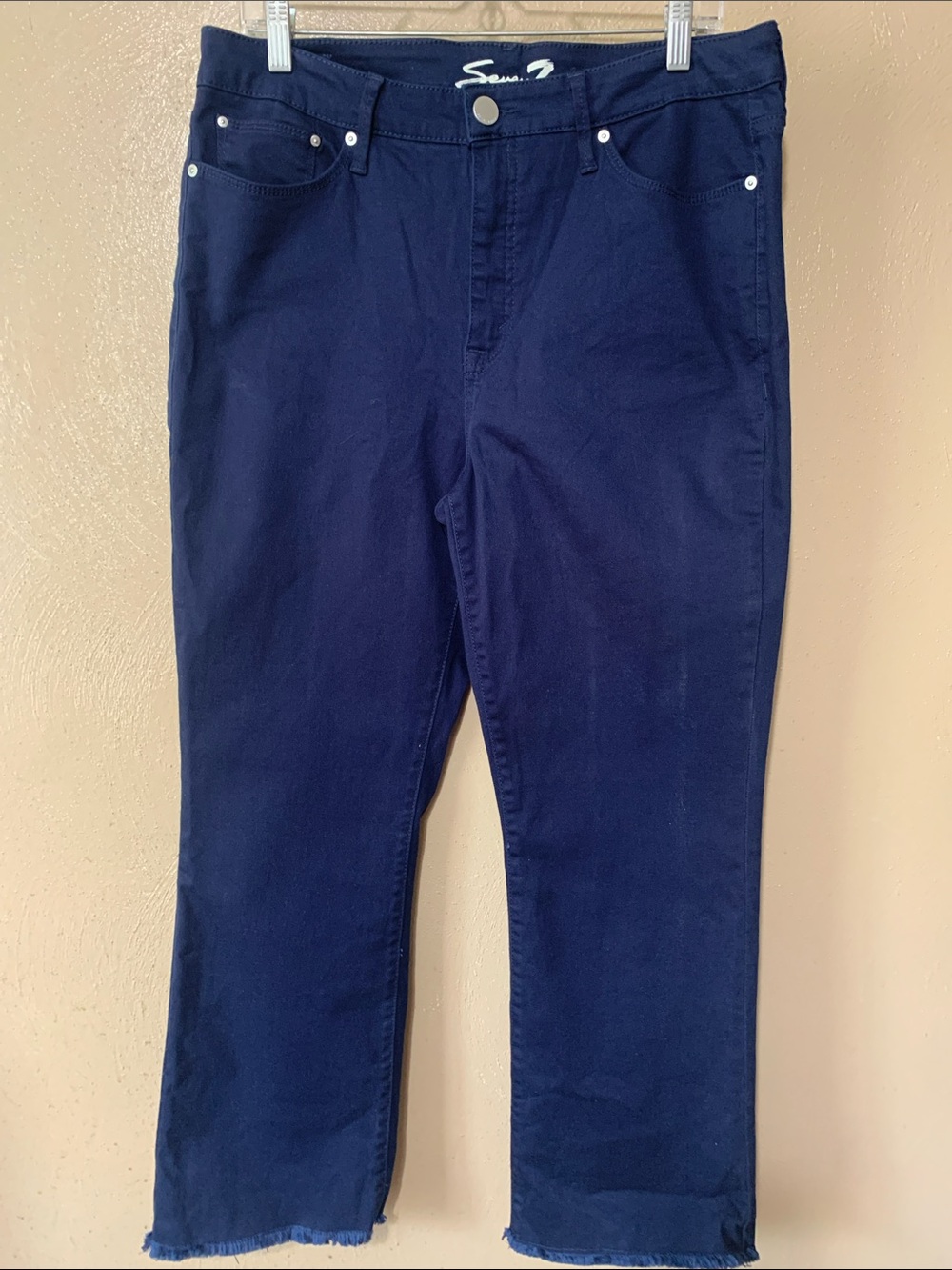 38. Seven7 size 12 Navy Cropped Straight Jeans with Frayed Hem
